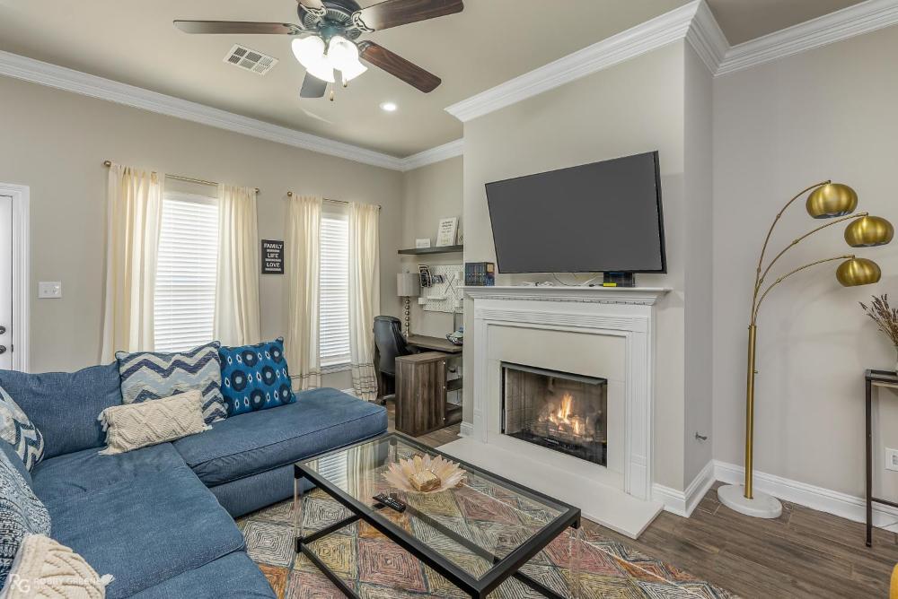 Boho Retreat! Home away from Home! Tv in Each Room